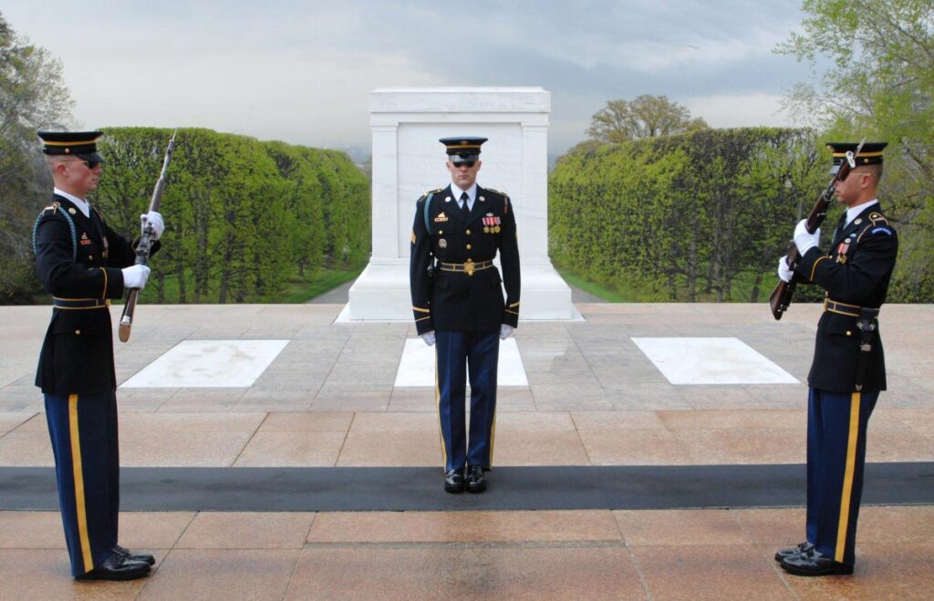 Soldiers at the Tomb of the Unknown Soldier at Arlington National Cemetary